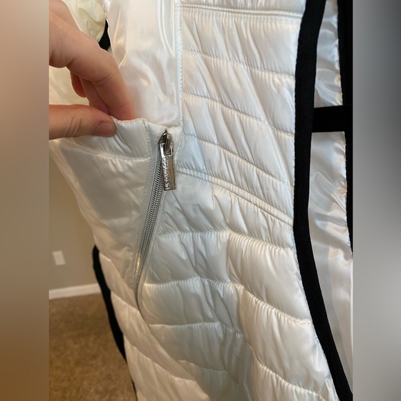 Calvin Klein White Vest - Picture 4 of 7